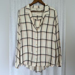 Thread and Supply button down. Size M.